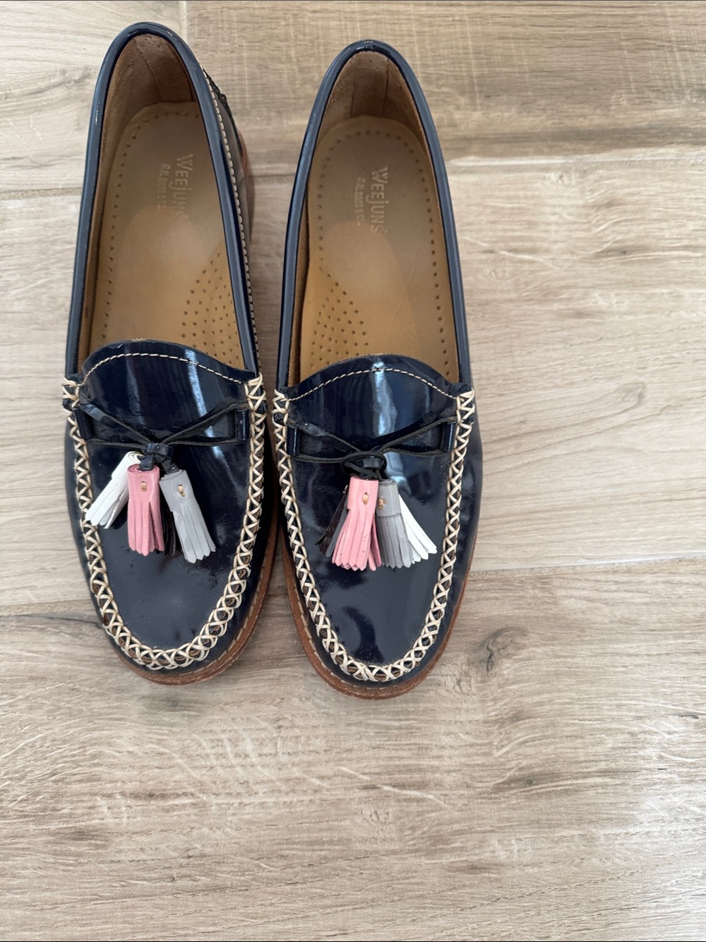 Bass Wejuns 7 1/2 Navy Patent Willow Loafers